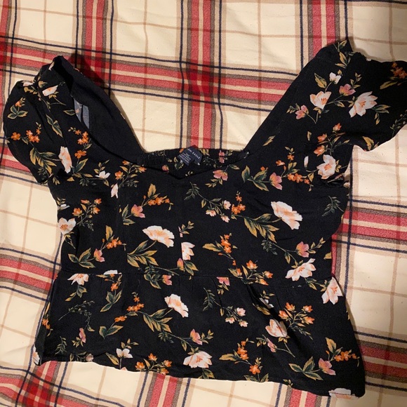 Top - Picture 2 of 3